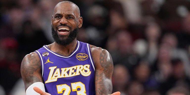 詹姆斯谈未来退役：有点像失去挚爱举办葬礼但这也是生命的庆典