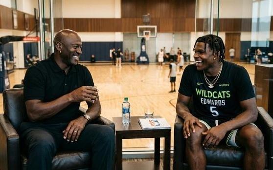 爱德华兹场均29分创生涯新高，获乔丹盛赞后淡定回应