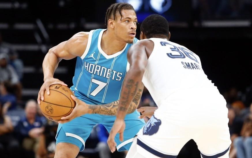 记者：山东新外援约翰逊已经抵达香港