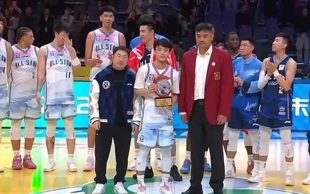 CBA全明星南区队夺冠，徐杰独得35分荣膺MVP