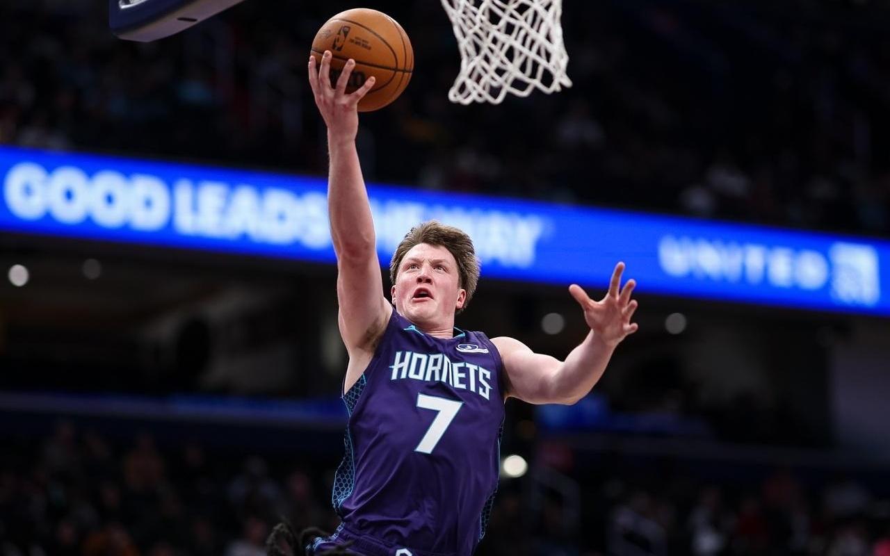 4233记三分仍有遗憾克尼佩尔：库里早期脚踝伤限制了纪录高度