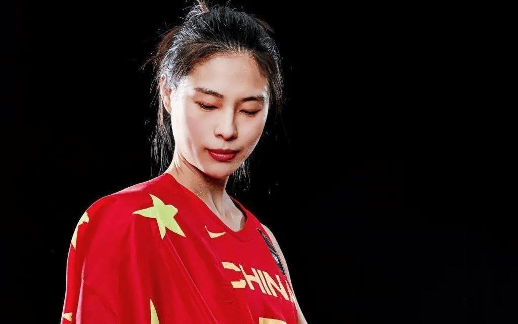 王思雨轰21分独木难支年轻球员集体