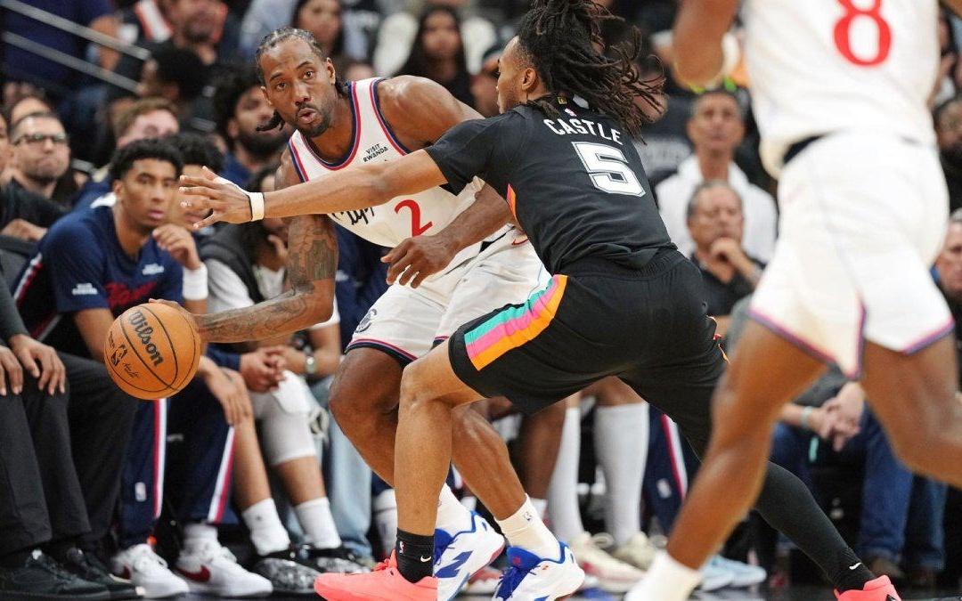 被打服了，伦纳德在快船队被25分大逆转后谈马刺队：这么早这么强