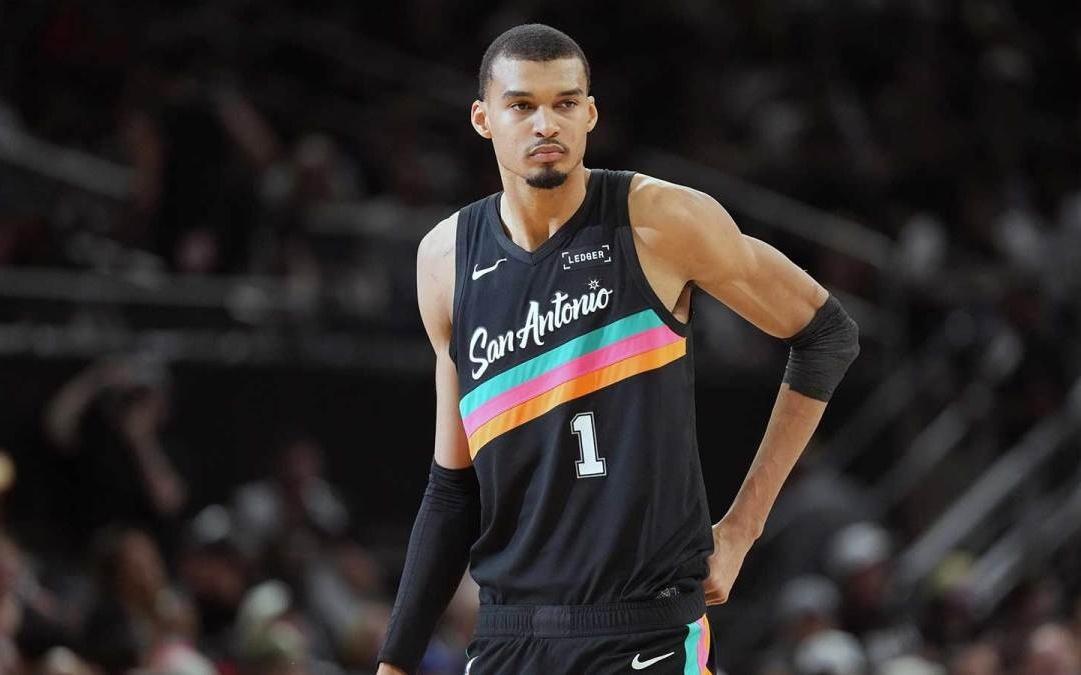 NBA名宿批评文班亚马赛后哭泣，当得