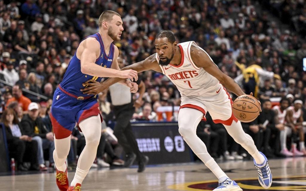 NBA约基奇砍下赛季第25次三双，MVP之