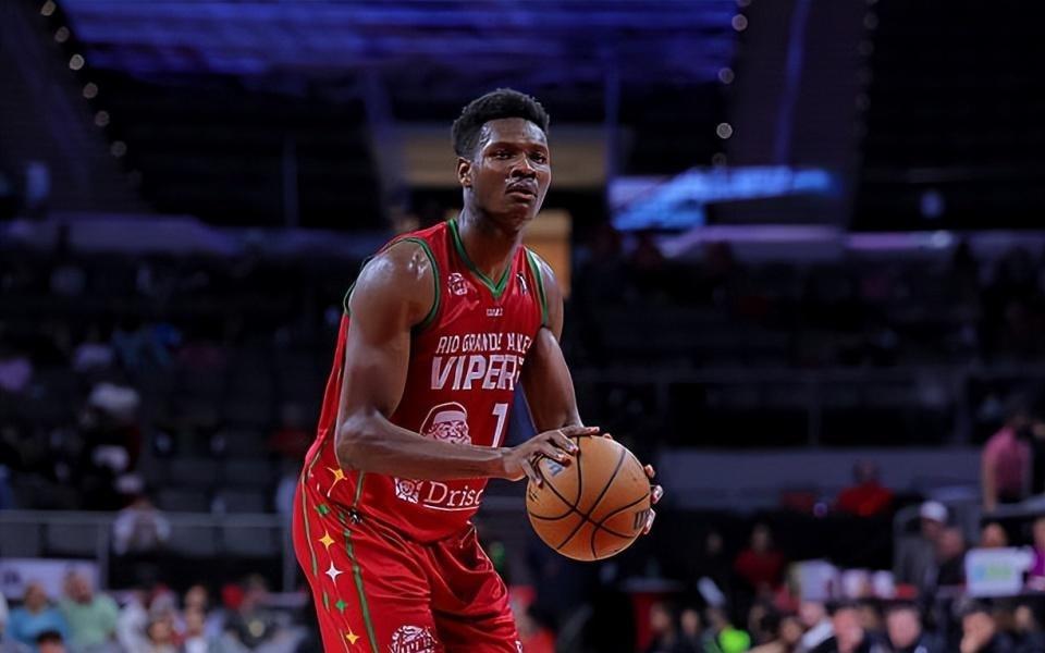 惨败中为数不多的亮点！火箭二队替补内线的能力其实非常全面