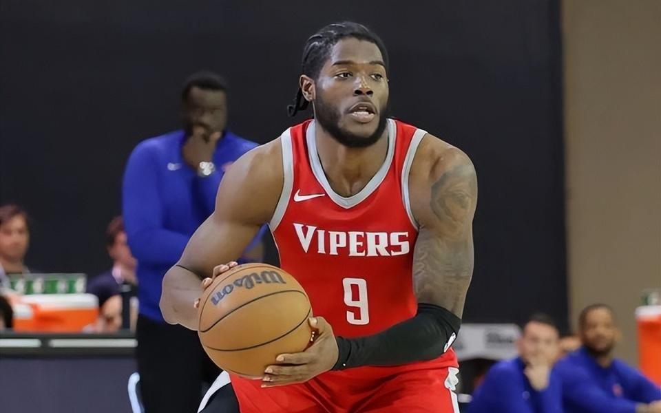 太离谱了！火箭二队锋线大闸的三分命中率还在不断下滑