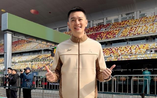 状态真好！前辽宁男篮主帅杨鸣社媒晒