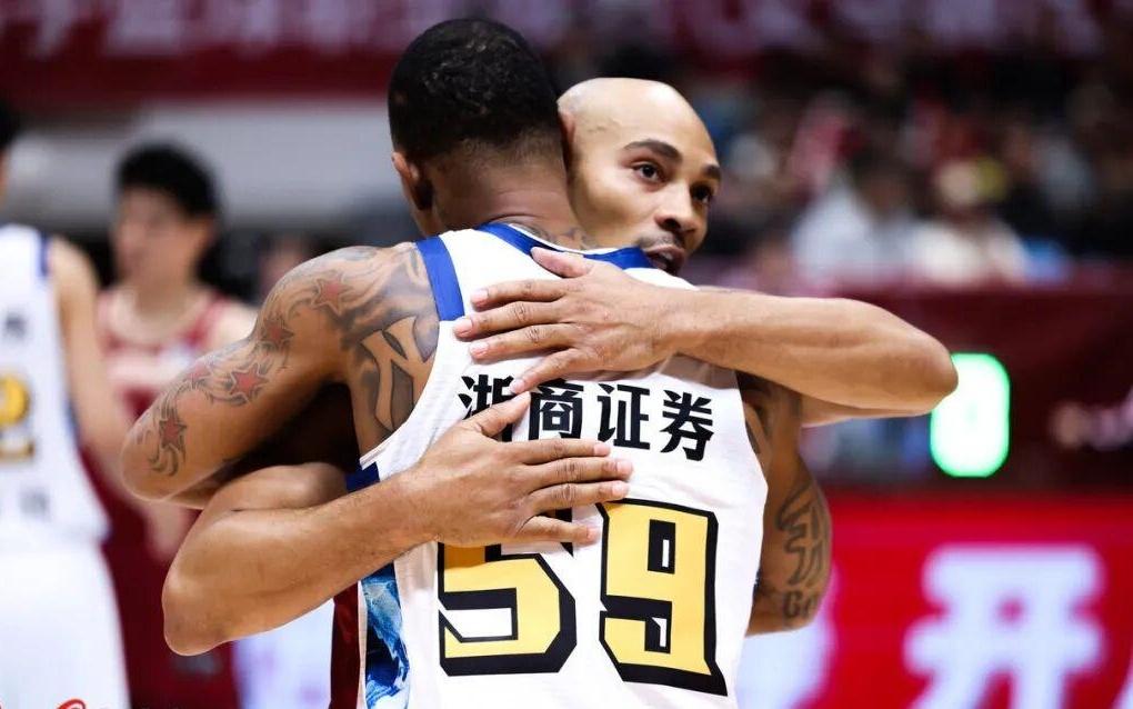 胡金秋升至CBA历史篮板榜第八位！浙