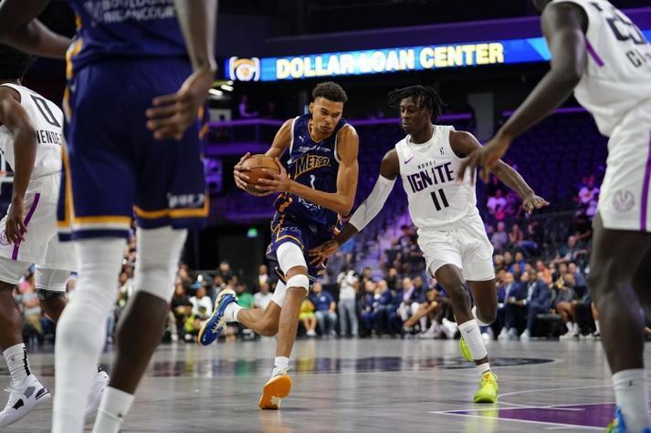 文班亚马刷爆姚明纪录，NBA这部悬疑大片你追了吗