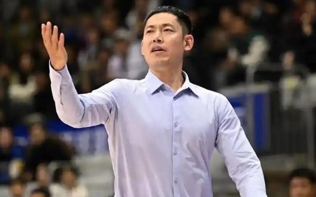 再次被锤爆！一数据CBA倒数第3！张庆鹏