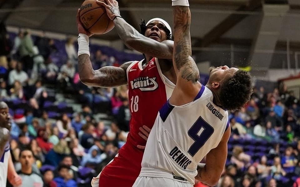 开拓者二队不敌湖人二队，但双向合同后场的表现还是相当抢眼的