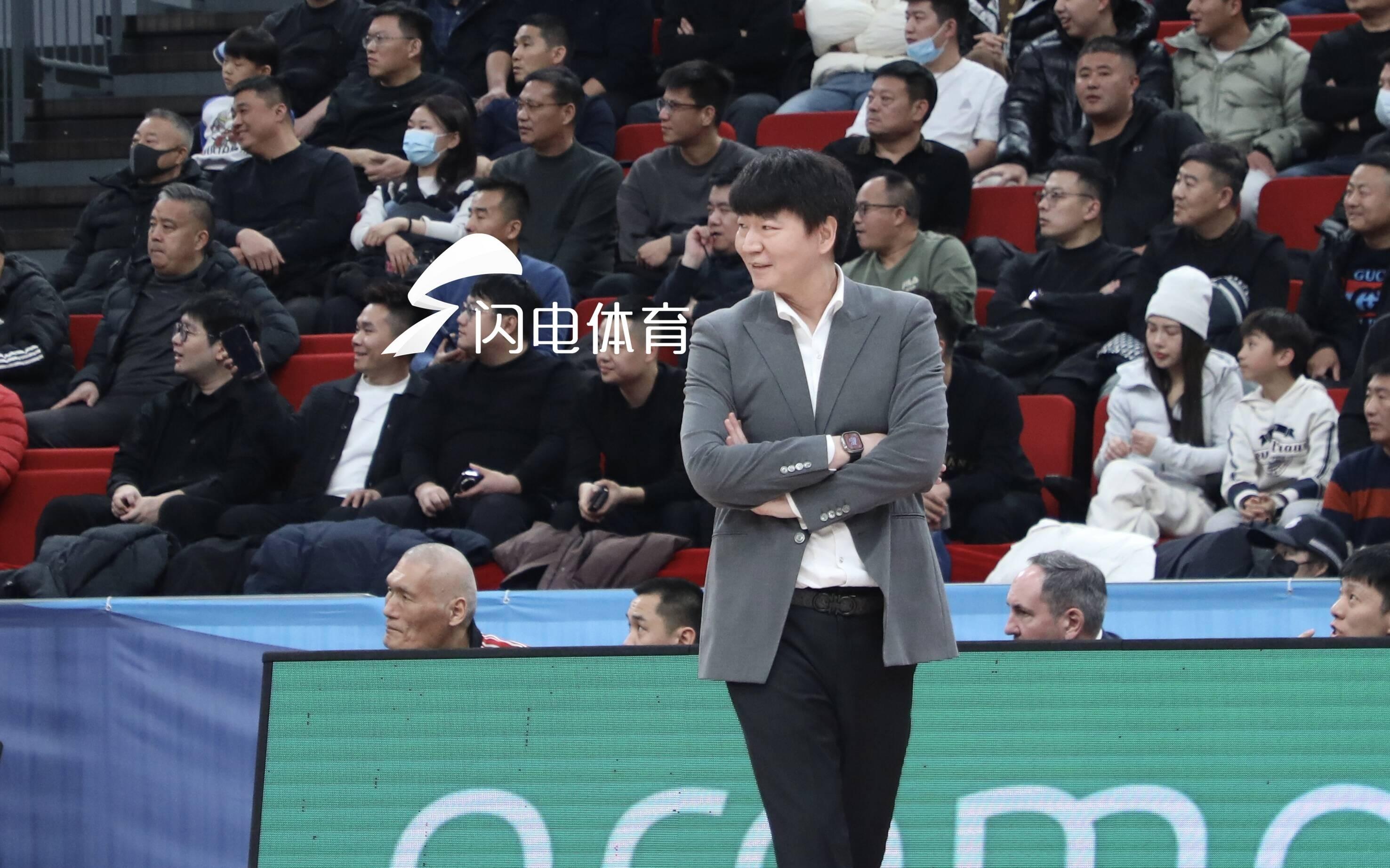 客战领头羊上海男篮，山东高速男篮背