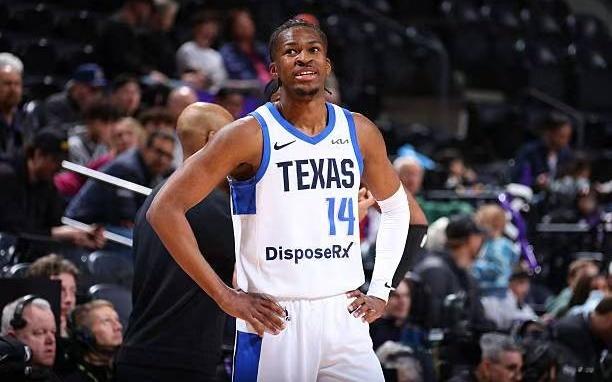 狂砍37分打爆快船二队！独行侠二队强