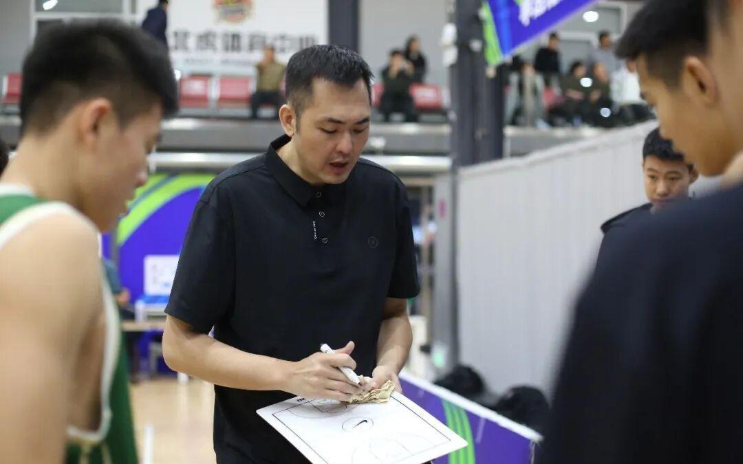 《中国体育报》专访北控青年队主教