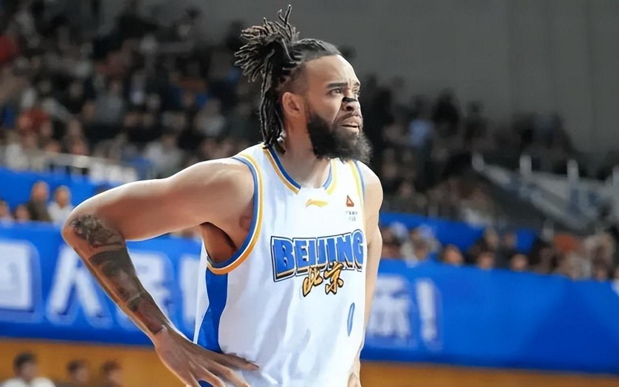 疯狂一夜！周琦罚丢北京爆冷不敌福建，前CBA冠军27连败创纪录