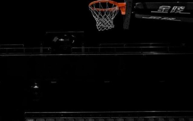 山东男篮大胜天津球迷却很伤感：昔日经十路之王丁彦雨航宣告退役