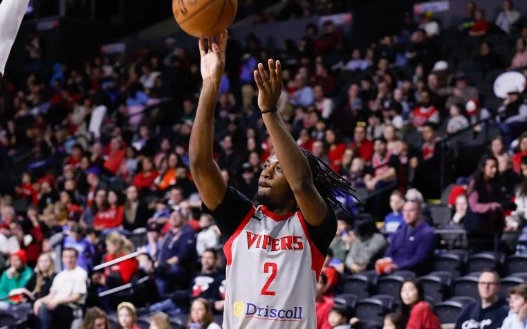 发展联盟拿下30+高分，近况不佳的火箭完全有理由试一试他