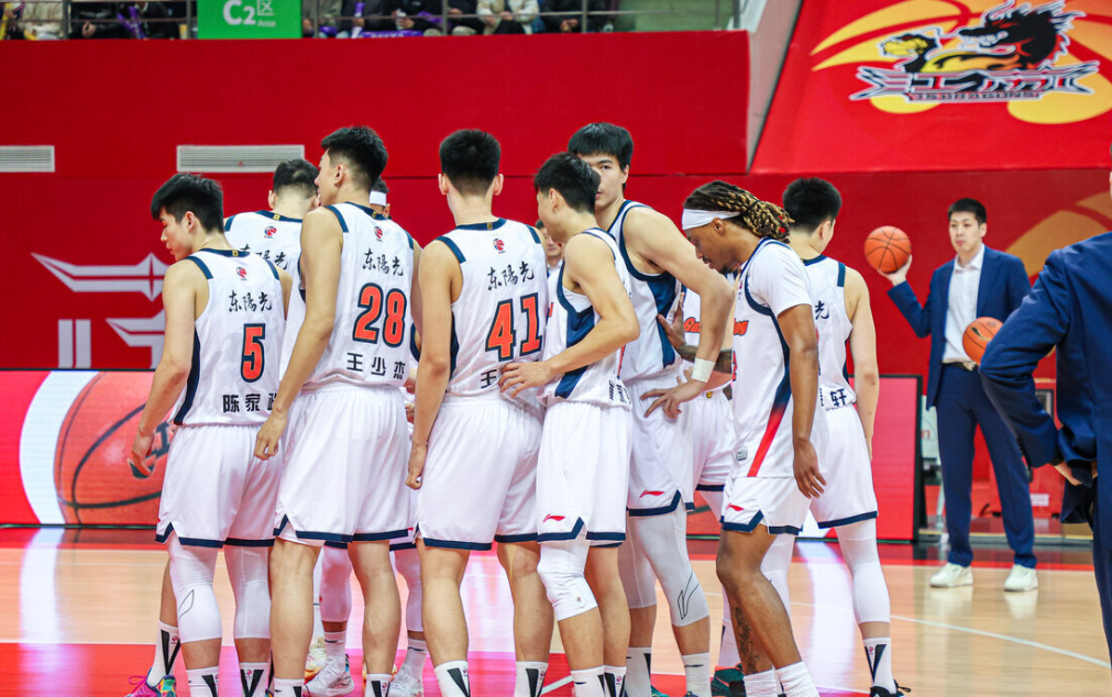 CBA排名：榜首之争进入白热化，深圳山