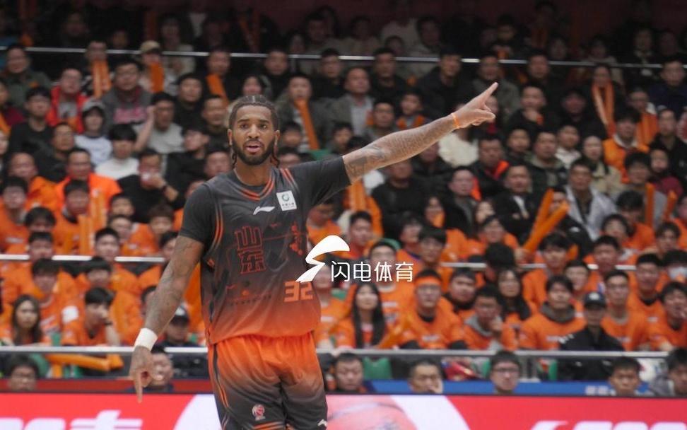 山东高速男篮出征四川，克里斯受伤缺