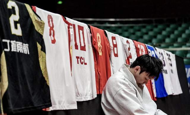 丁彦雨航：如果腿没事我想打到45岁，坚持这么久本不想遗憾退役