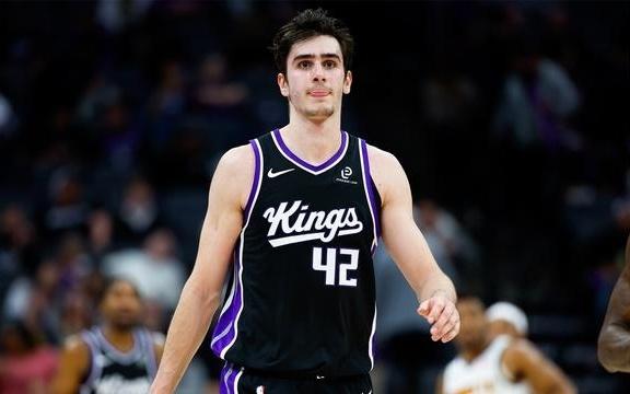 22+10却落选新秀赛，国王二轮秀打疯，