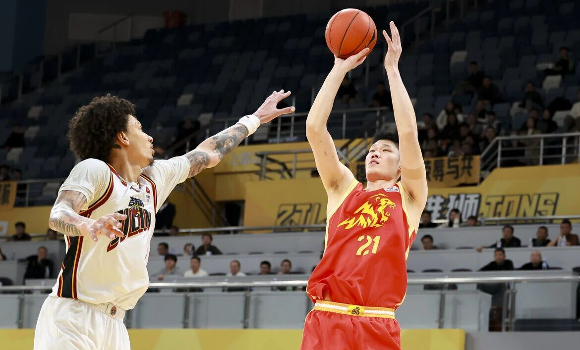 CBA排名大变天！广厦重返第一，广东恐