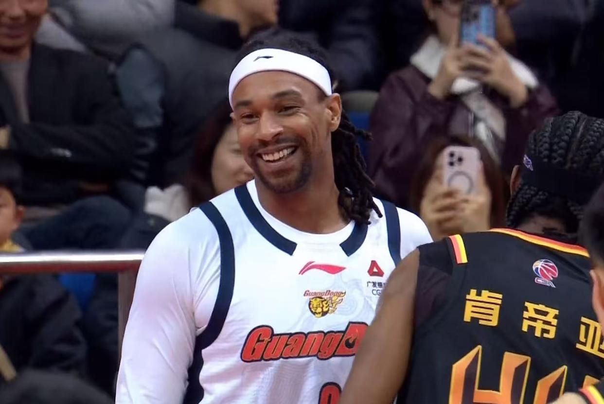 恭喜广东队！CBA最大黑马惨遭重大打