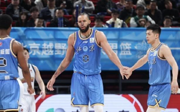 记者：首钢想找高水平外援但不想拿钱