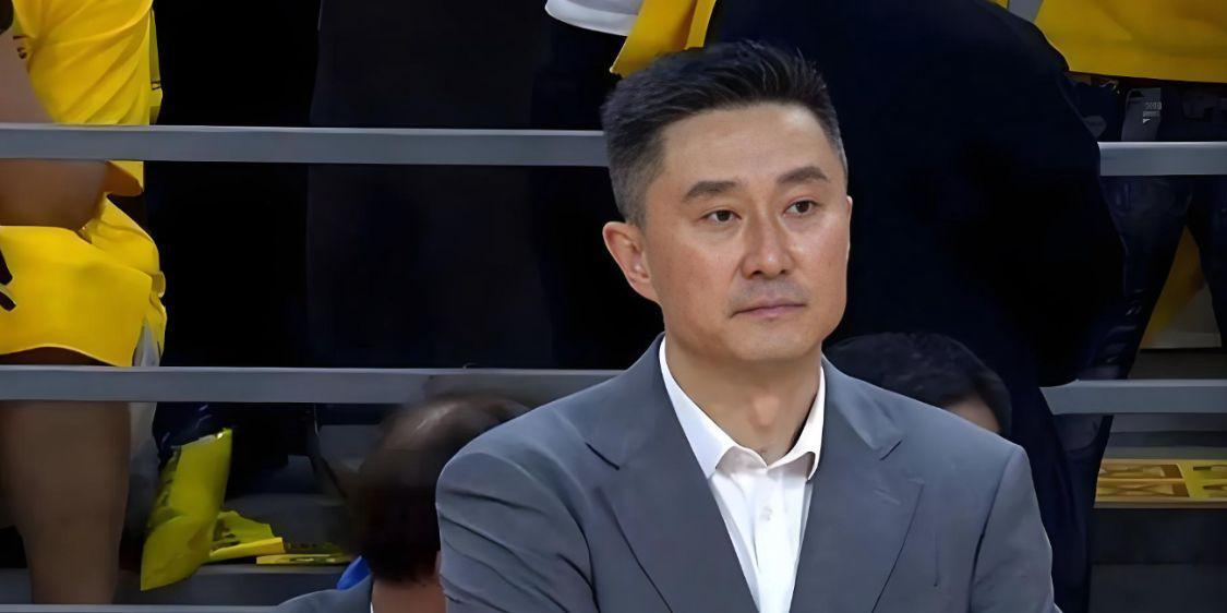 CBA记者怒批杜锋：纯属自讨苦吃，快点换掉1人