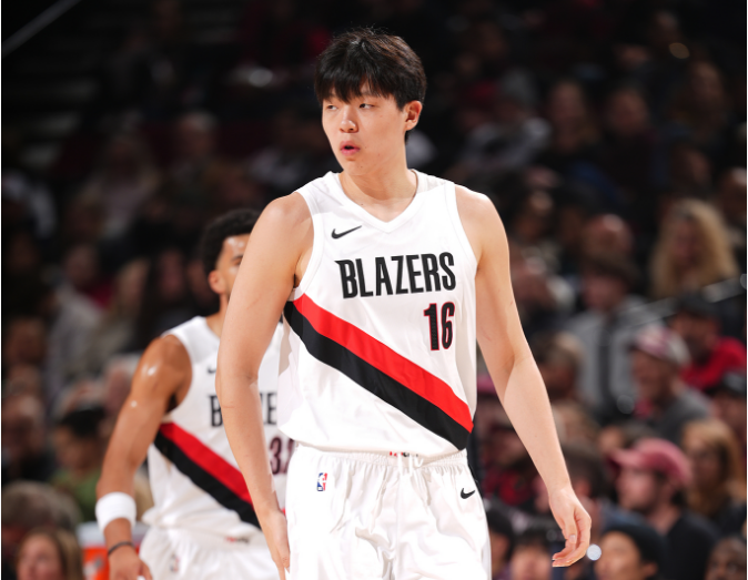 开拓者官宣：杨瀚森下放G联盟将3天两战奥斯汀马刺伤病名单公布