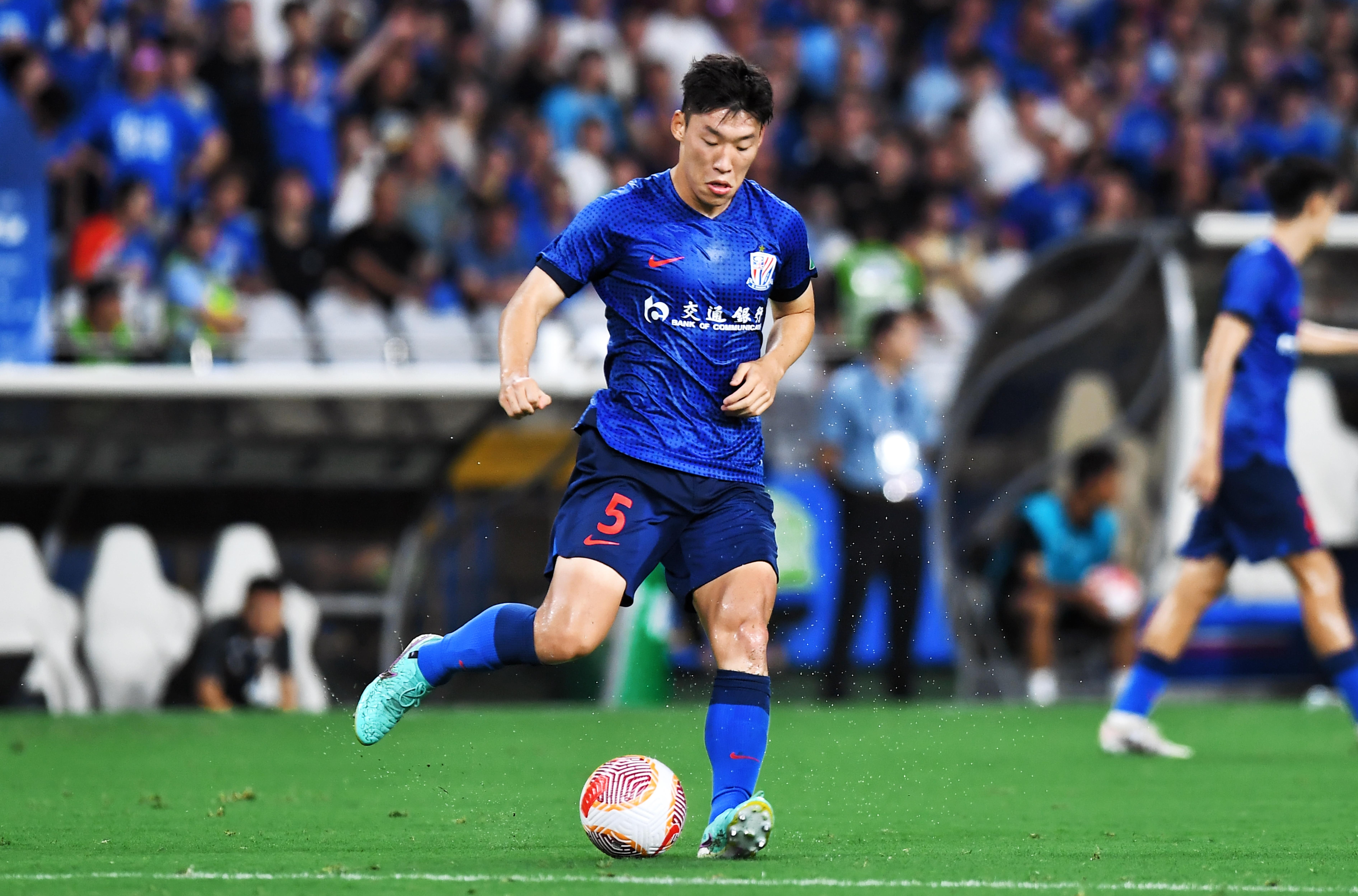 记者：申花今日出发前往玉溪，朱辰杰、