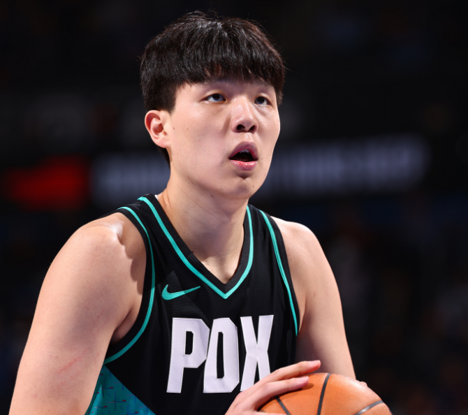 开拓者战马刺伤病报告：5人缺席夏普