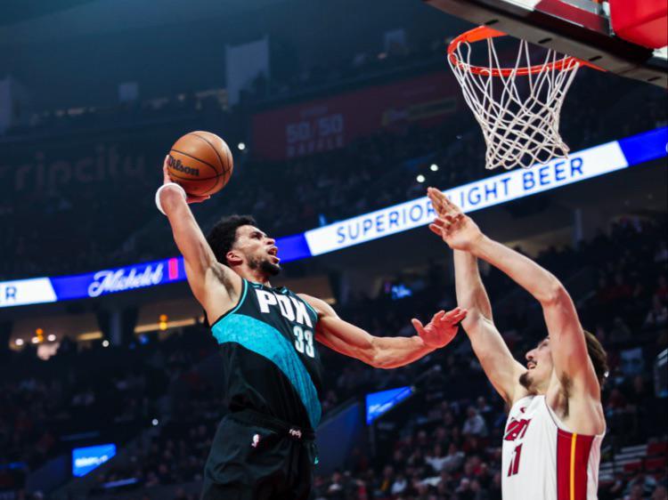 夏普27分7篮板开拓者击败热火4连胜,阿夫迪亚20分7篮板