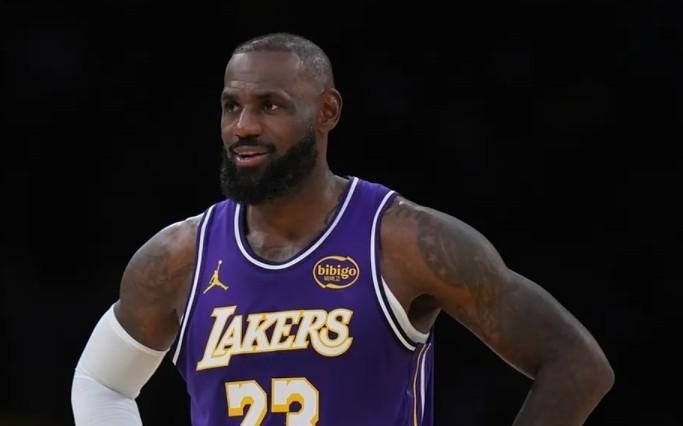 安东尼：詹姆斯在第23个赛季仍能领跑联盟得分榜