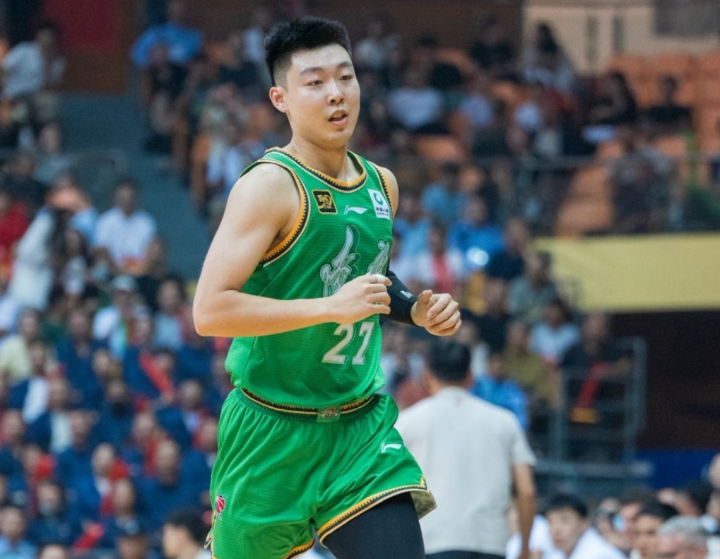 辽宁男篮4分惜败！双子星合砍28分，杨