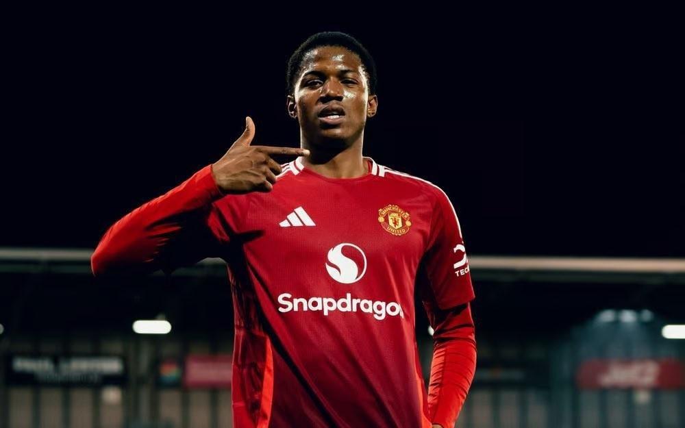 太阳报：17岁前锋奥比马丁本周参加了