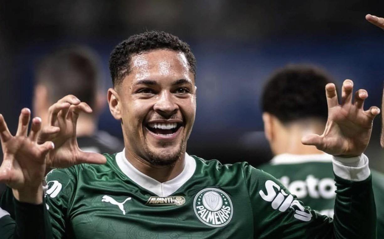 天空：切尔西正在尝试引进罗克，曼联也