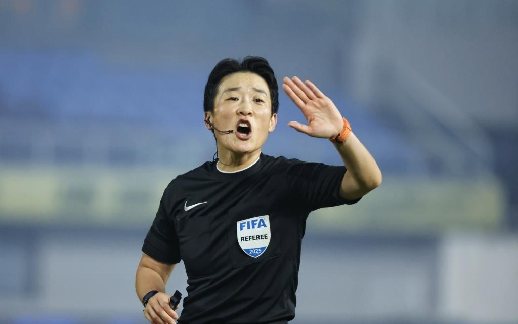 青岛西海岸主场胜长春，二年级中超完