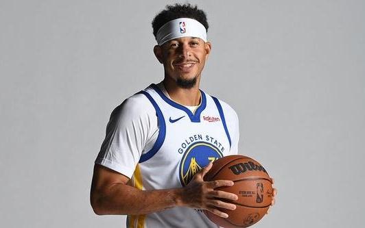 官宣：勇士正式签下赛斯库里后者将身