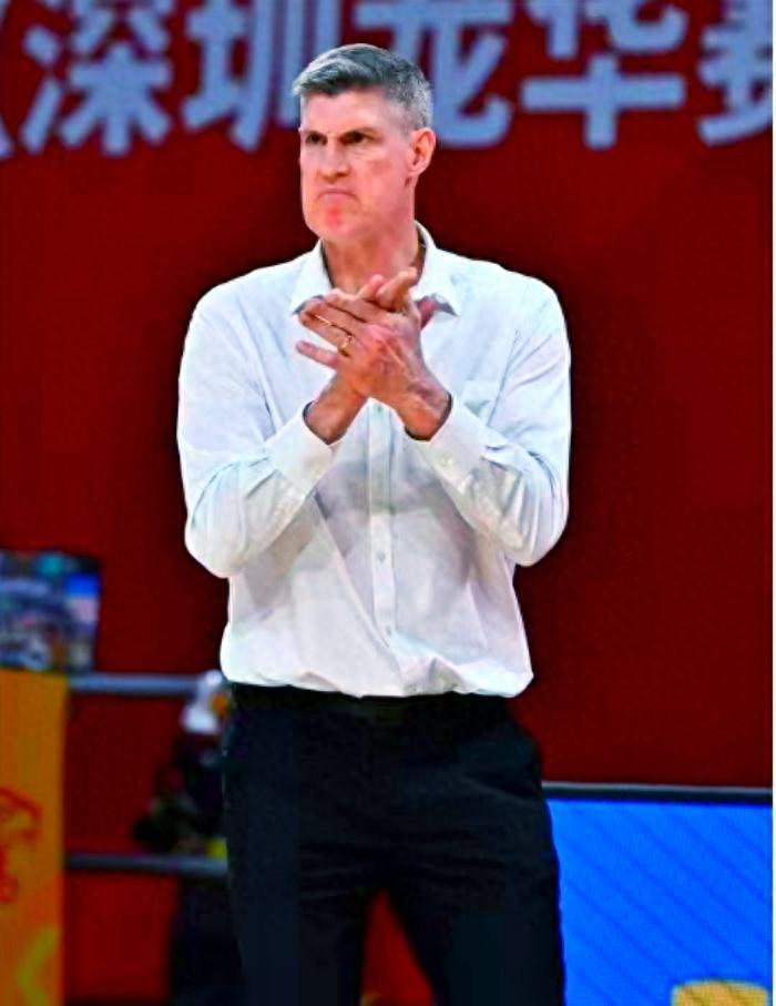 CBA下课潮涌四主帅位置堪忧，刘炜不