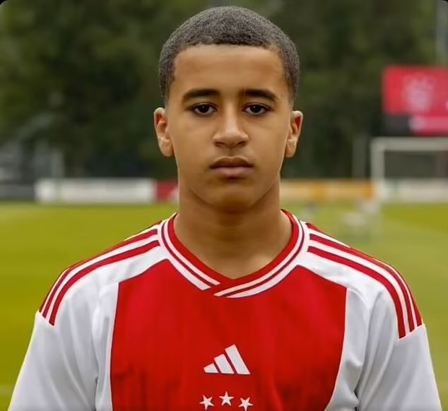 记者：皇马有意阿贾克斯16岁中场瓦扎内，已进行初步接触