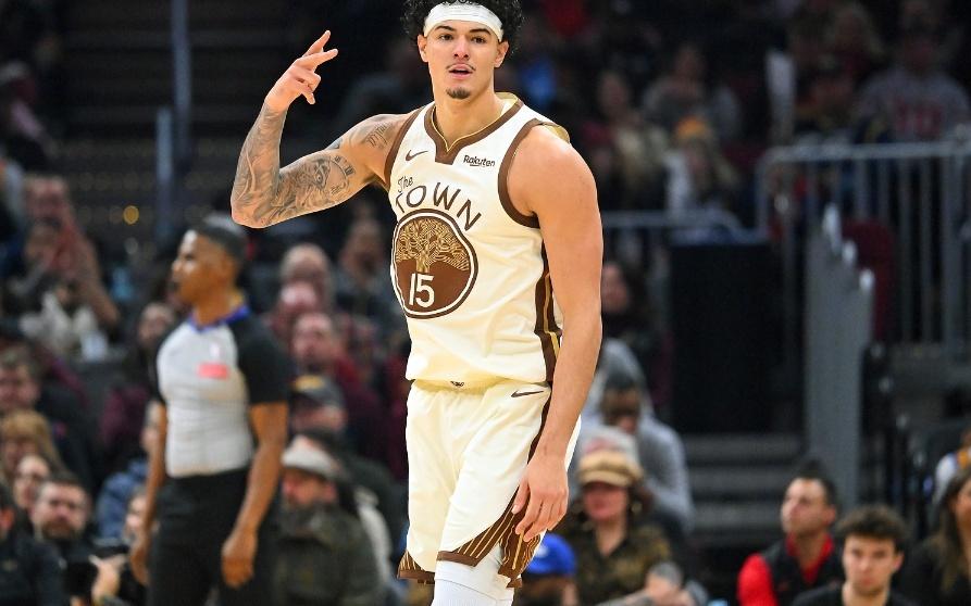 勇士97104雷霆球员评价：2人优秀，5人及格，3人低迷