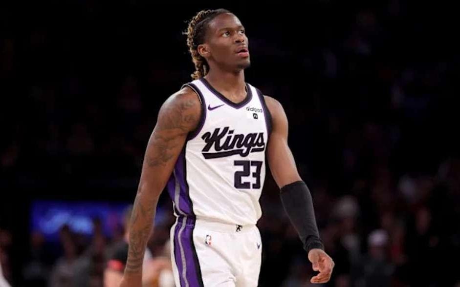 美媒：湖人有意国王锋线埃利斯，但需要