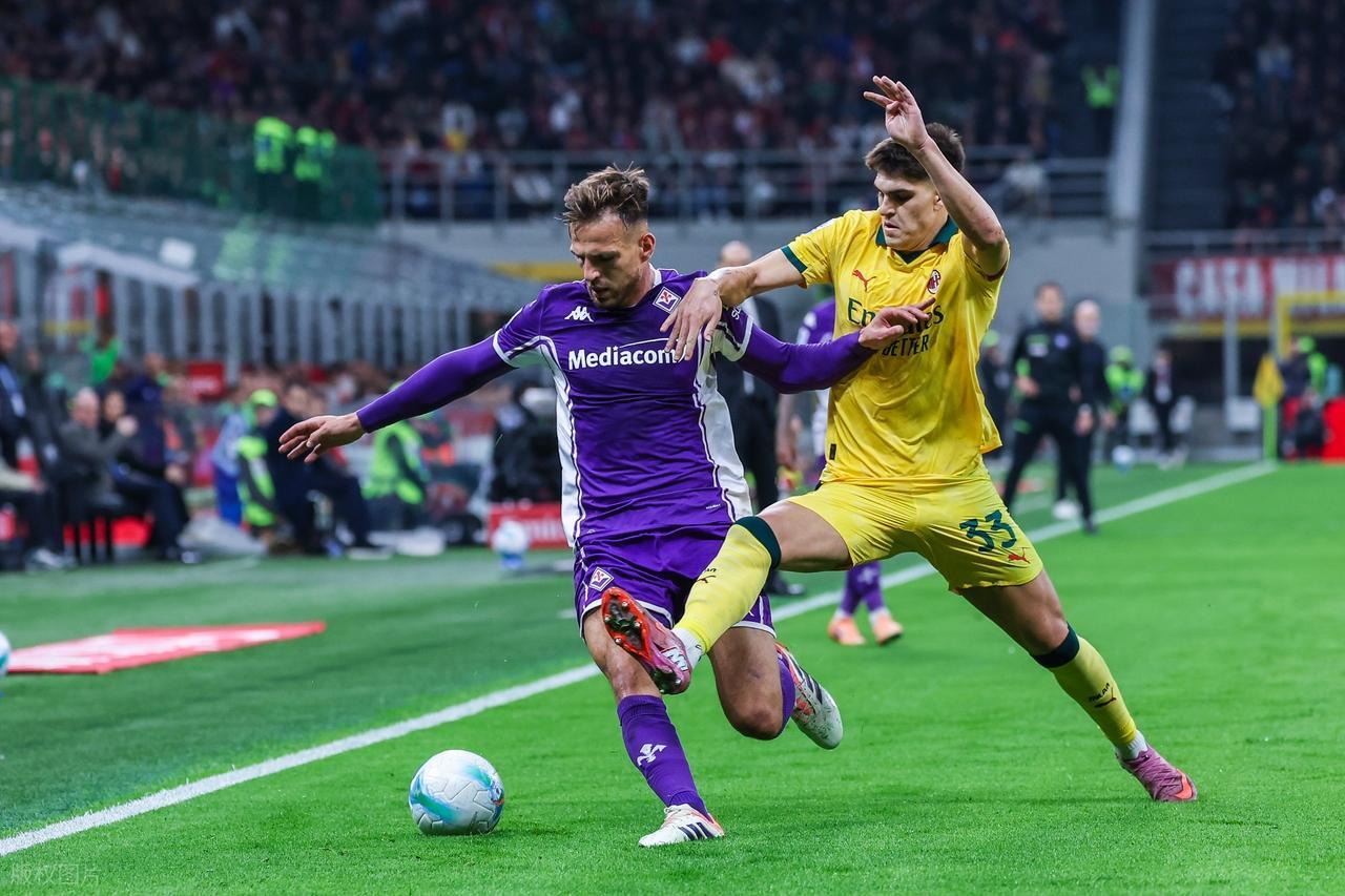意甲：比萨实力有限，AC米兰继续扩大积分优势AC米兰VS比萨