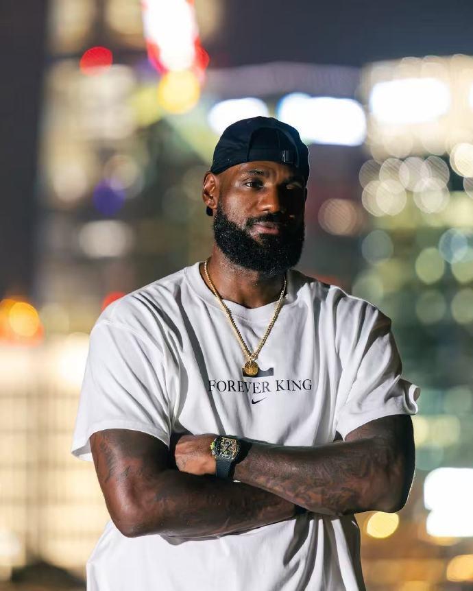 名记：詹姆斯或迎NBA最后一季正组建全新国际篮球联赛成备选