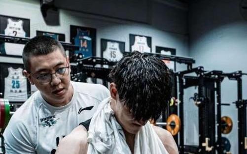 网媒：曾凡博八月底将前往布鲁克林，为十月份的中国赛做准备
