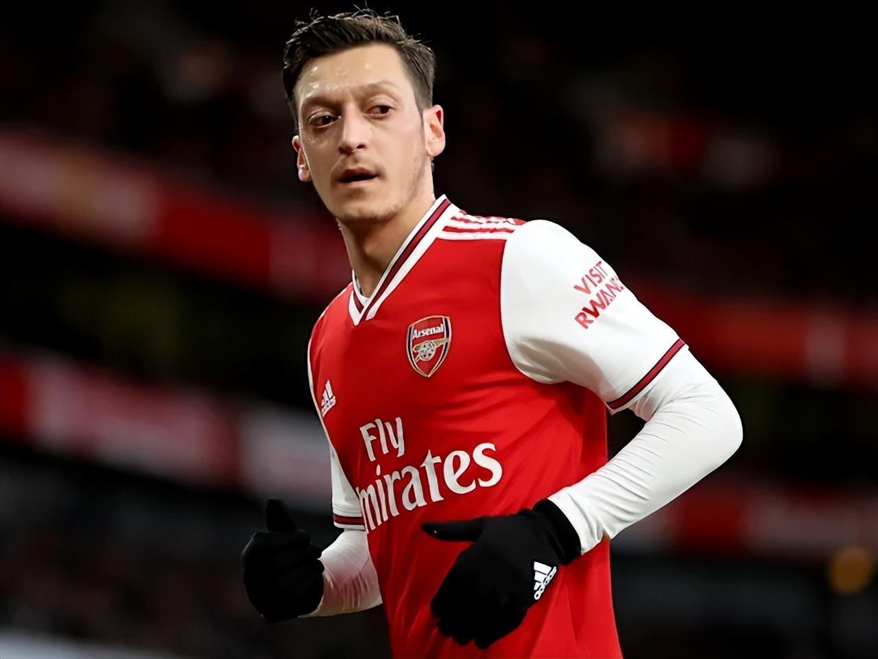 萨卡评职业生涯最佳队友，意外选中厄