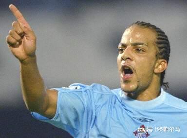 领146张黄牌的狠人，扬言要打小罗，脚踹贝克汉姆，当教练不习惯