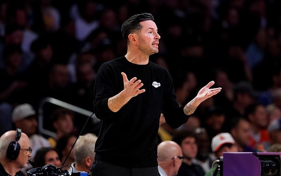 湖人主教练：勒布朗依然能保持投入和热爱，是一件不可思议的事情